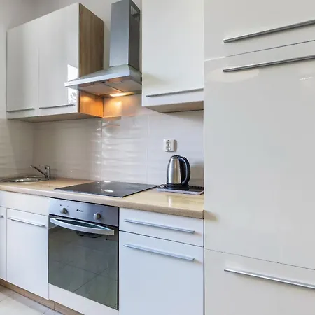 Apartment Classic One Bedroom With Sea View Pula