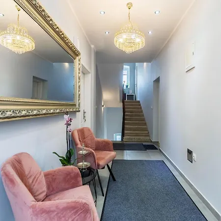 Classic One Bedroom With Sea View Pula