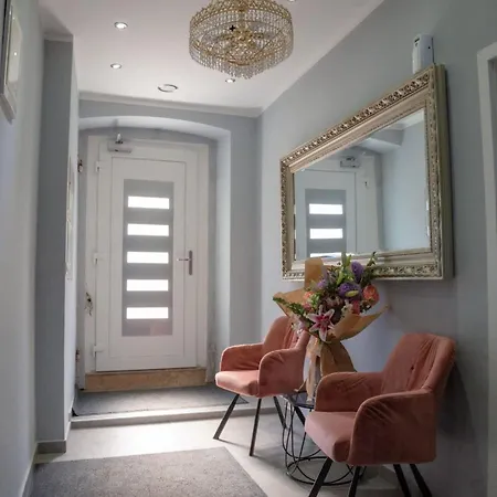Classic One Bedroom With Sea View Pula