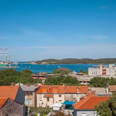 Apartment Classic One Bedroom With Sea View